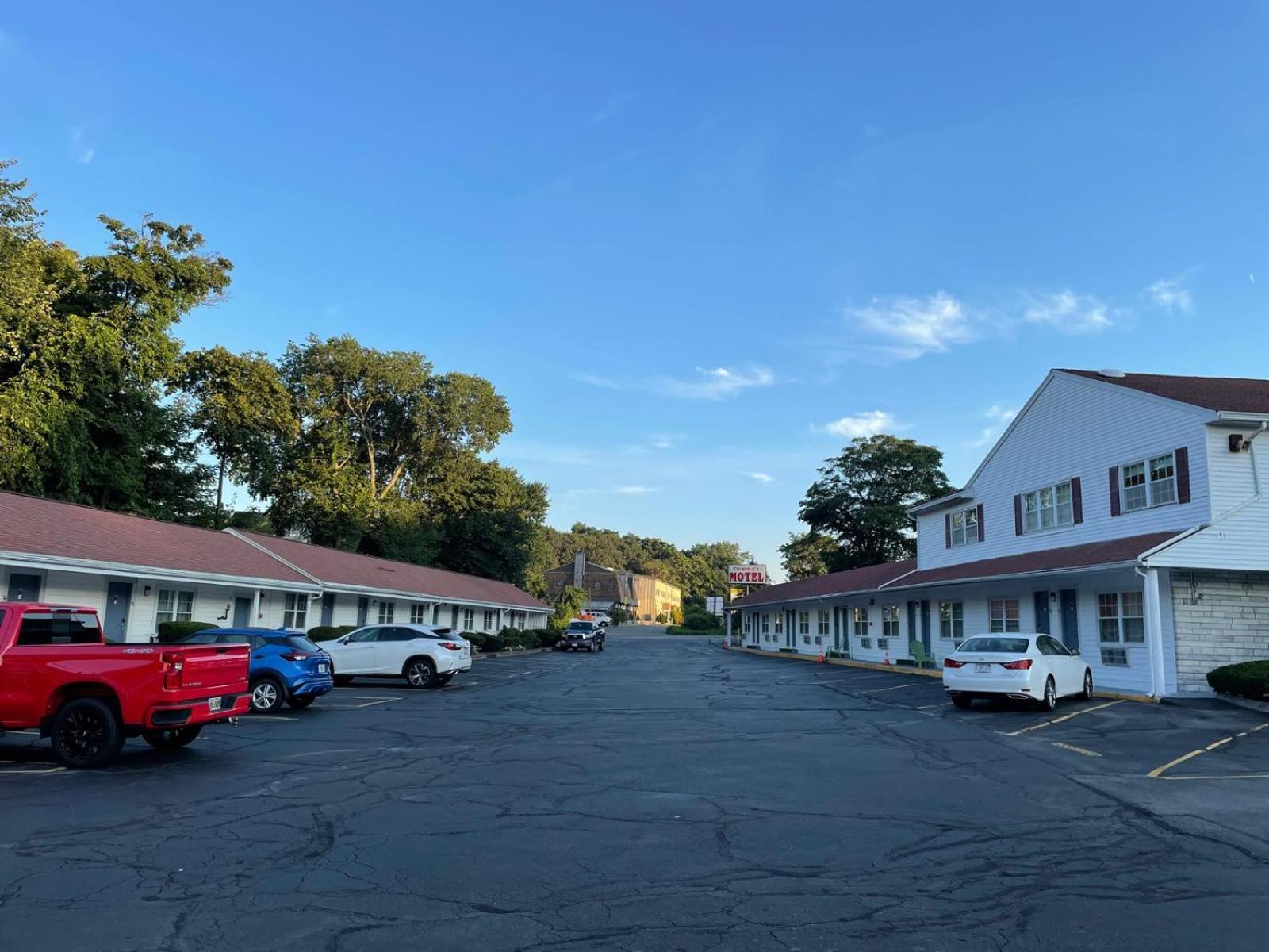Chisholm'S Motor Inn Saugus Exteriör bild