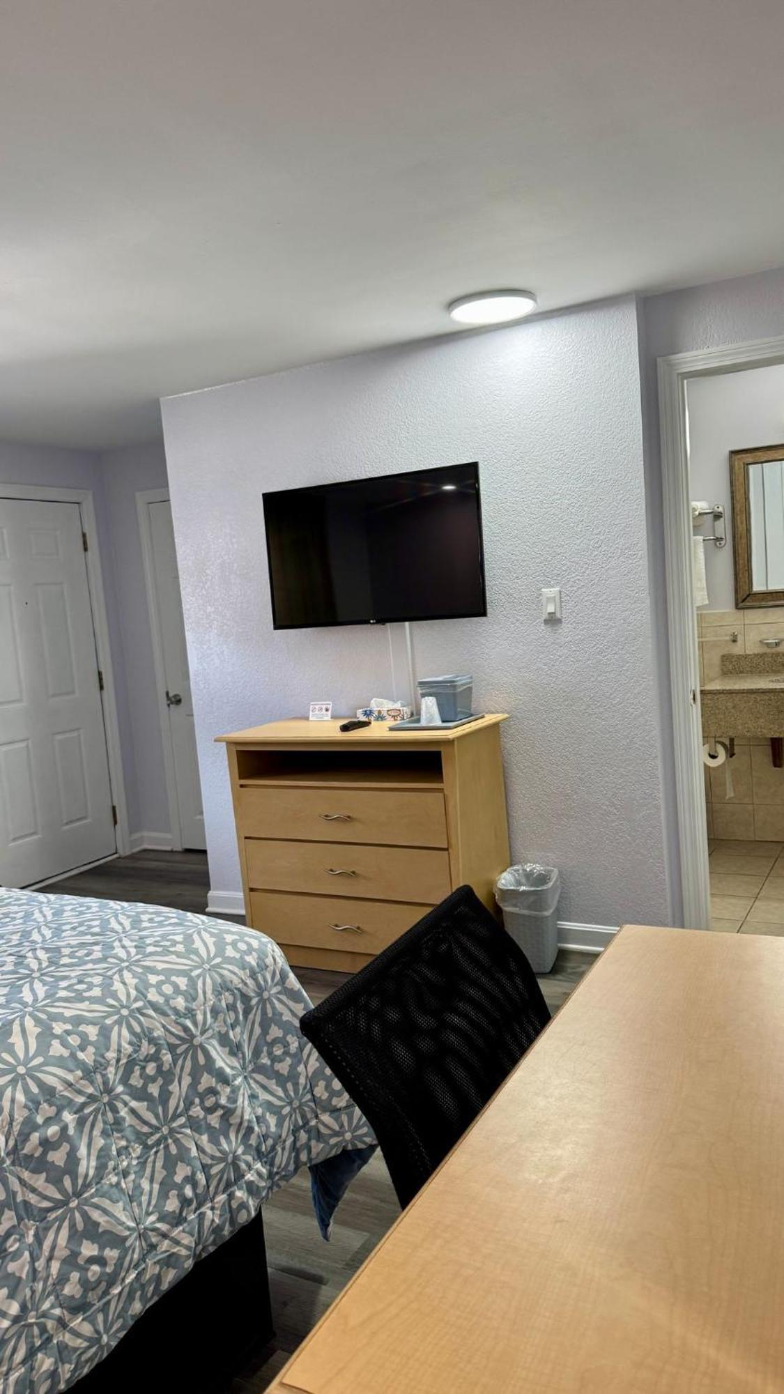 Chisholm'S Motor Inn Saugus Exteriör bild