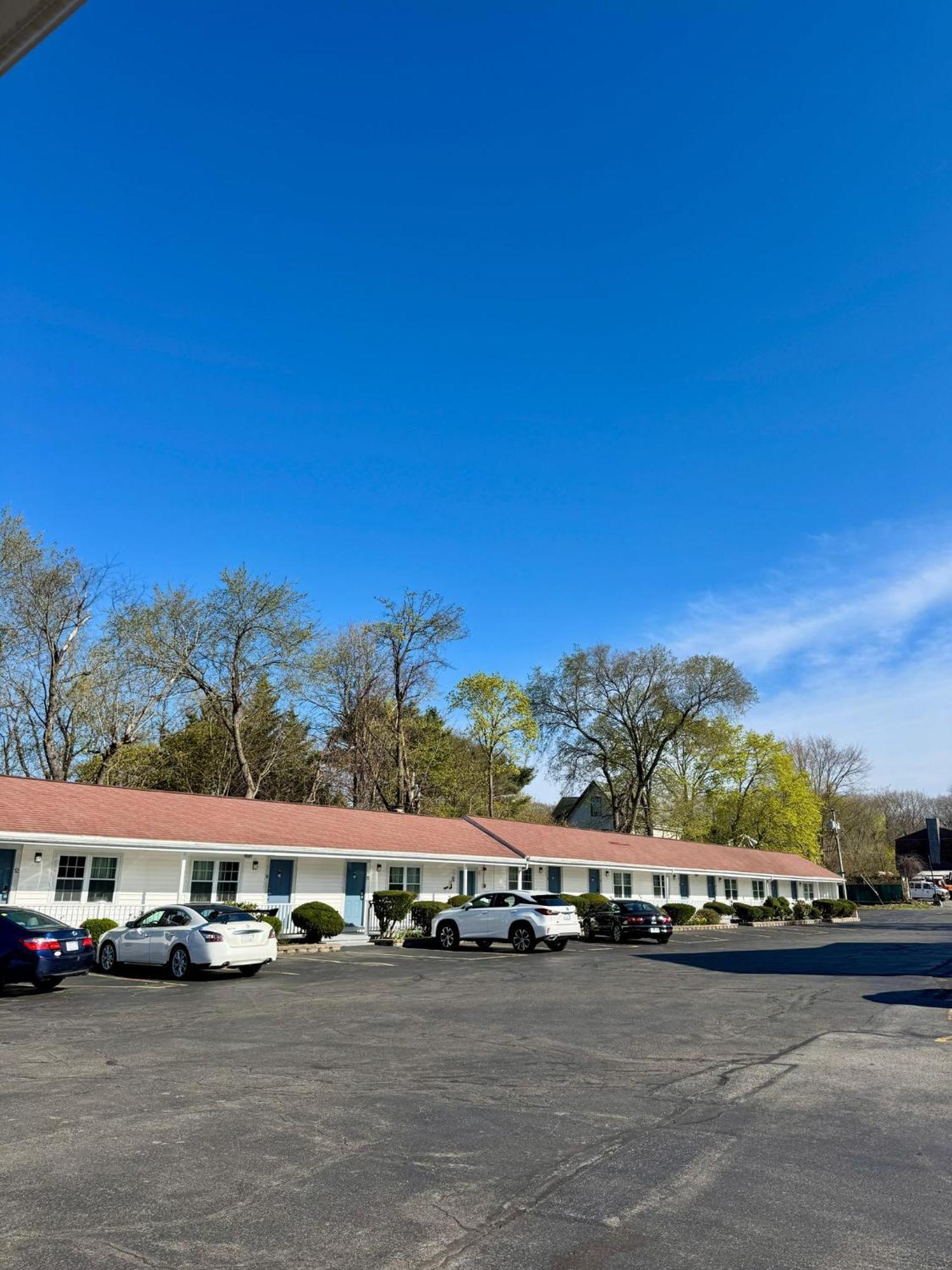 Chisholm'S Motor Inn Saugus Exteriör bild