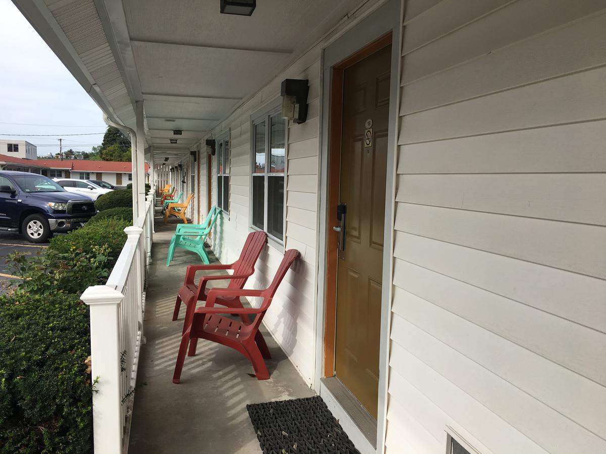 Chisholm'S Motor Inn Saugus Exteriör bild