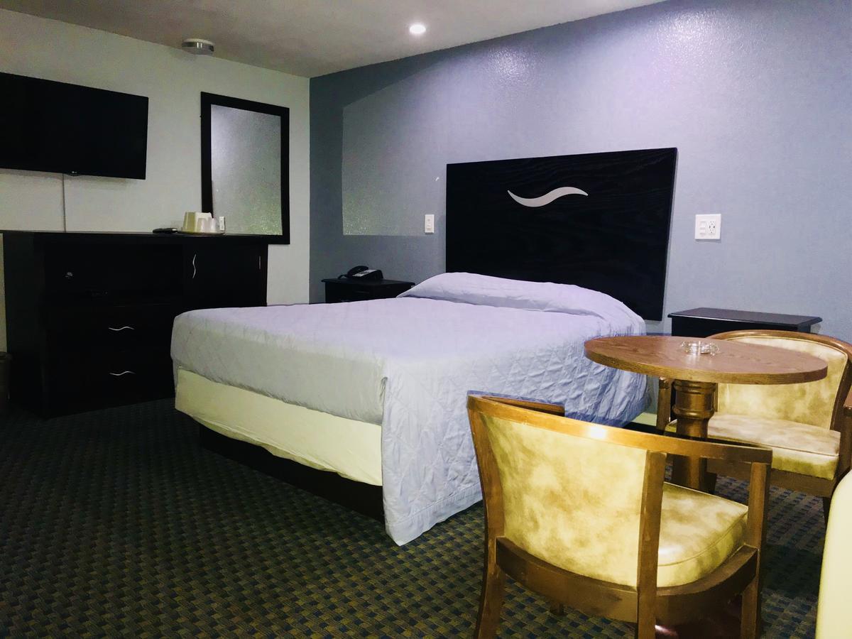 Chisholm'S Motor Inn Saugus Exteriör bild